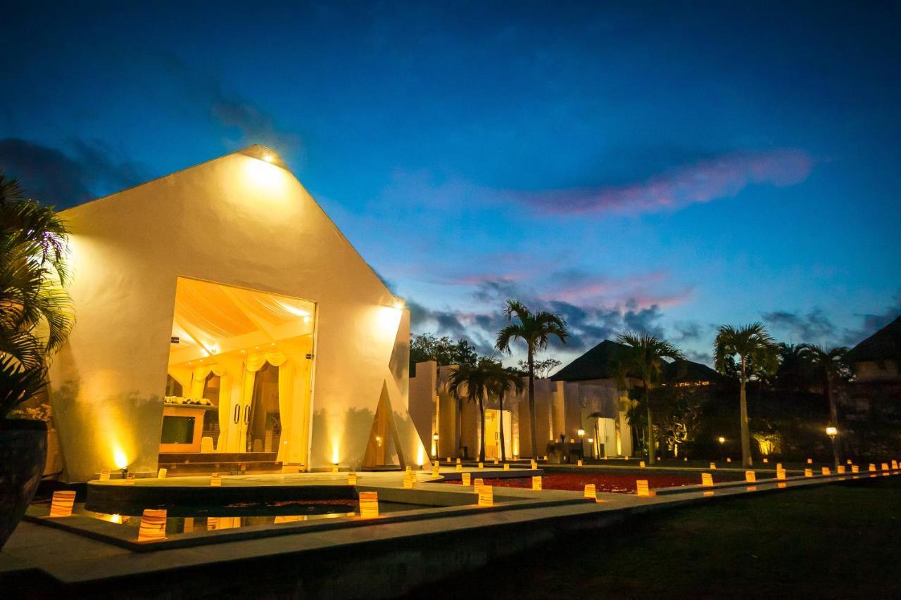 Royal Pool Villa Bali Нуса Дуа Екстериор снимка