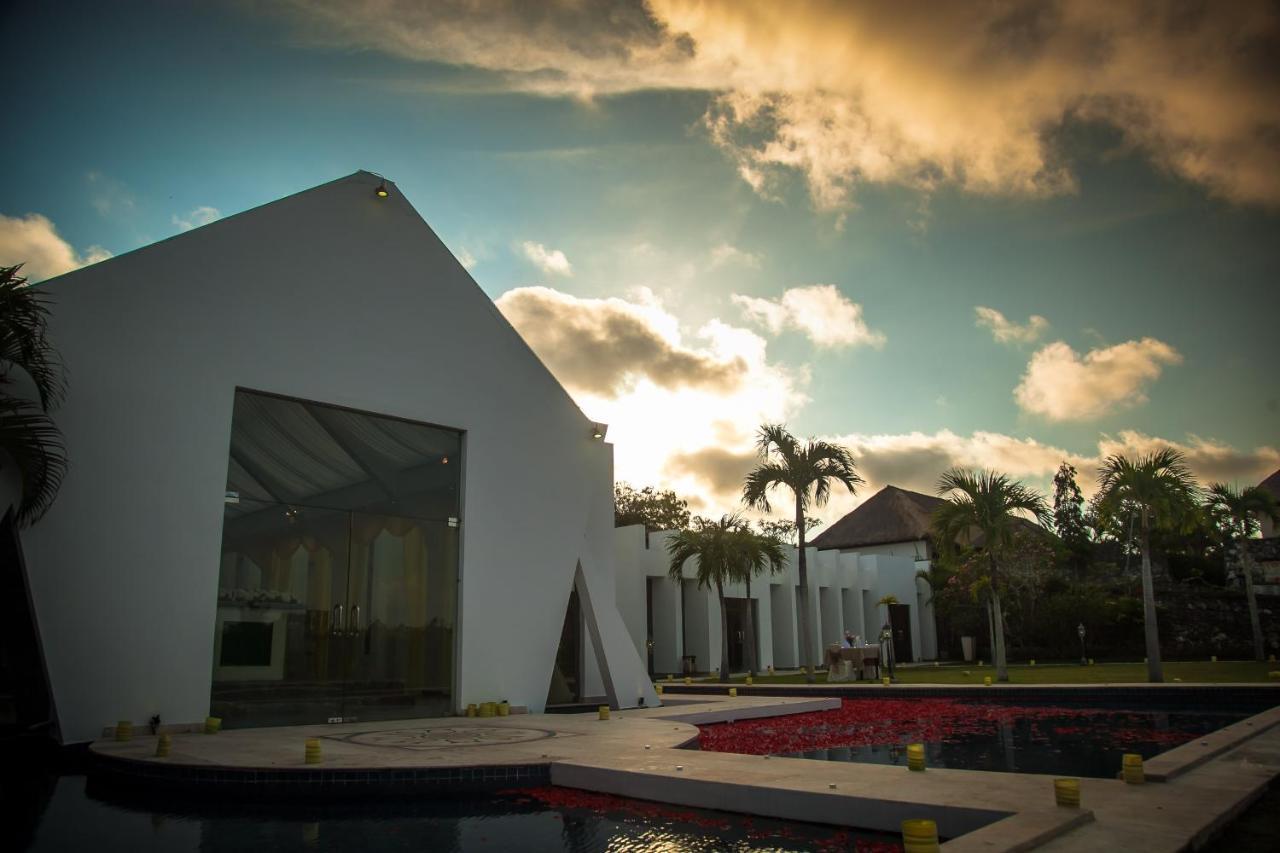 Royal Pool Villa Bali Нуса Дуа Екстериор снимка