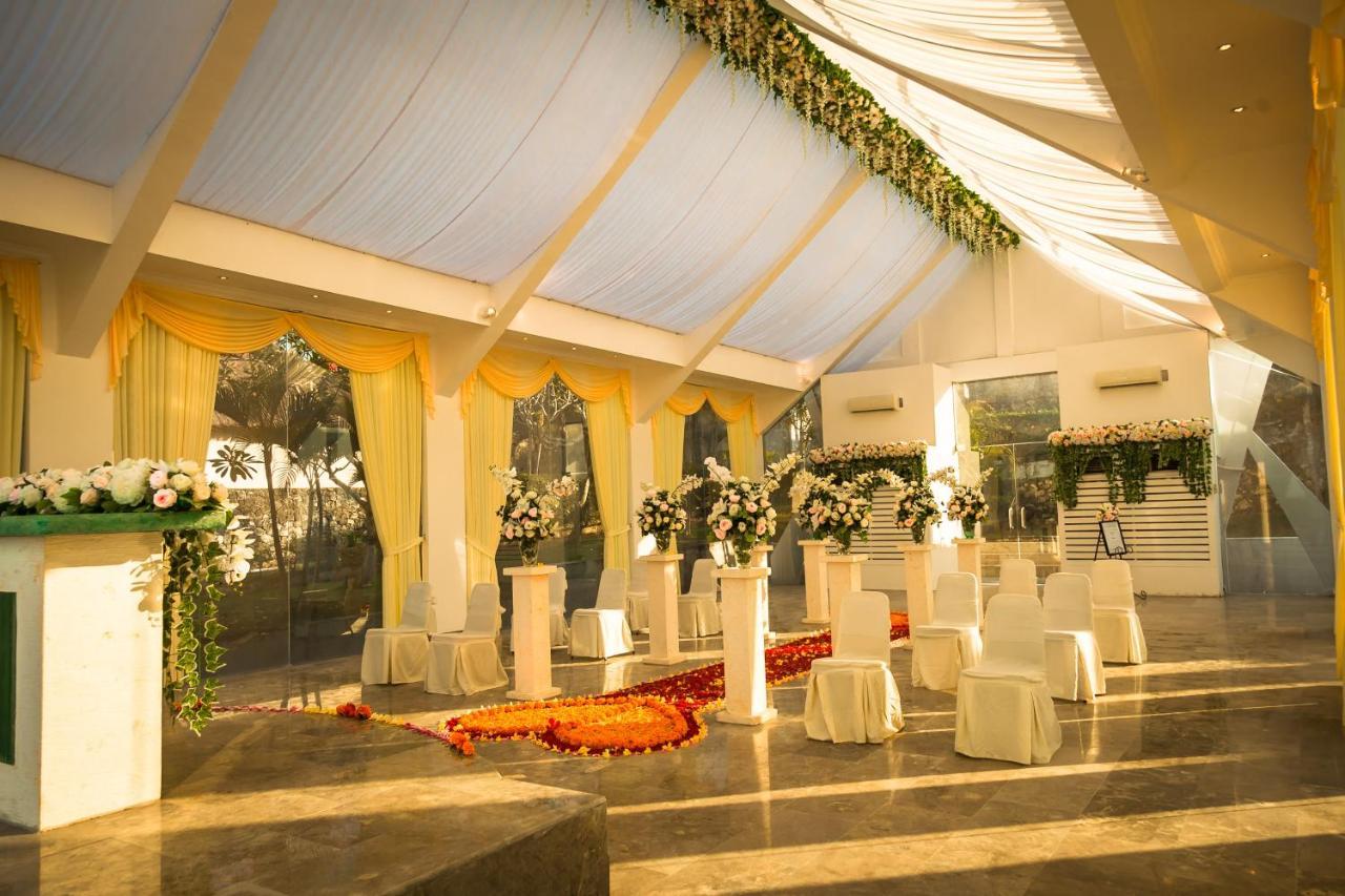 Royal Pool Villa Bali Нуса Дуа Екстериор снимка